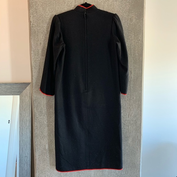 Traditional Chinese/Taiwanese wool dress - Picture 5 of 7